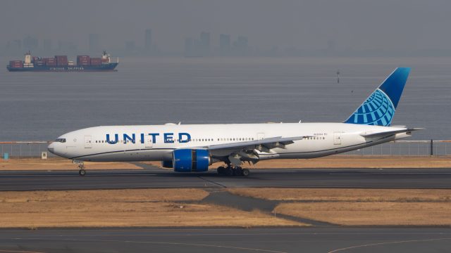 United Airlines Laun